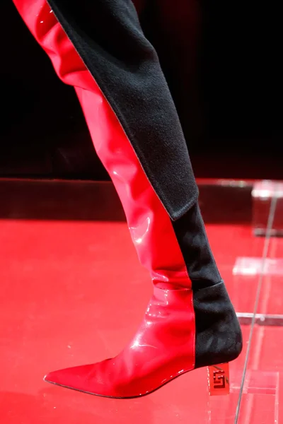 Look 2